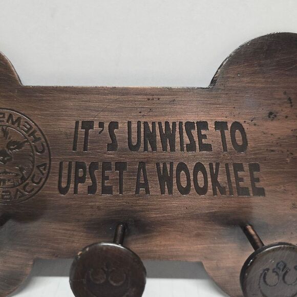 Chewbacca Metal Wall Leash Holder “It’s Unsafe To Upset A Wookie” Star Wars - Picture 3 of 7